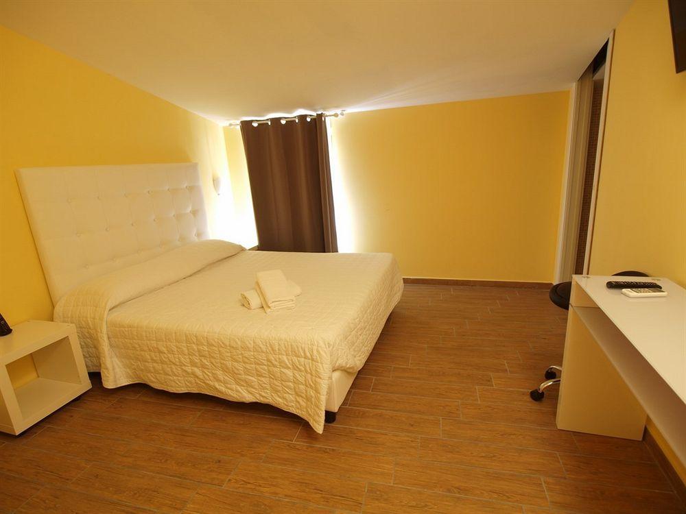 Via Mameli 5 Hotel San Remo Kültér fotó