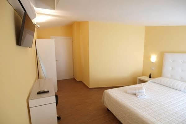 Via Mameli 5 Hotel San Remo Kültér fotó